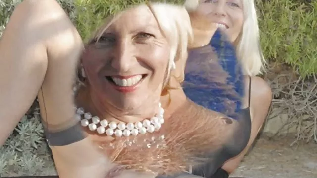 دعارة أي تسجيل كاميرا ويب فتاة افلام سكس مصري مخفي مع مرآة صغيرة